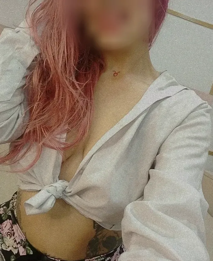 Selina, 27
